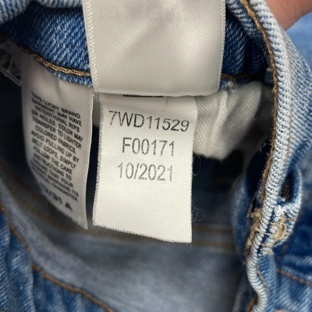 Lucky brand distressed denim jeans